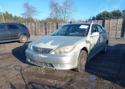 2006 Toyota Camry Le z USA, uszkodzony, nr VIN 4T1BE32K96U714720